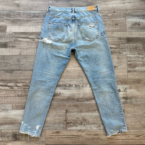 Distressed blue Jeans with graffiti details - Picture 3 of 5